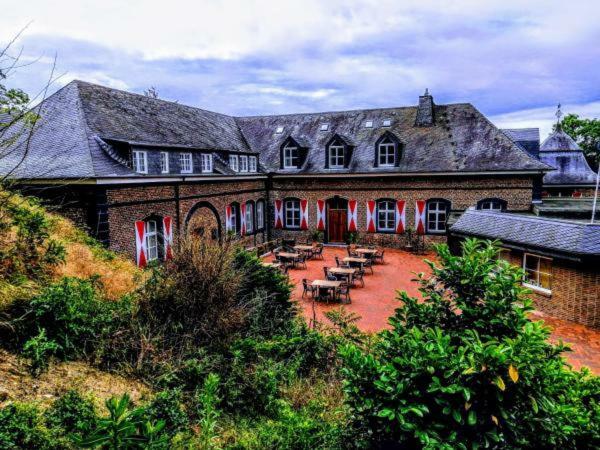 Burg Wassenberg Hotel Exterior foto